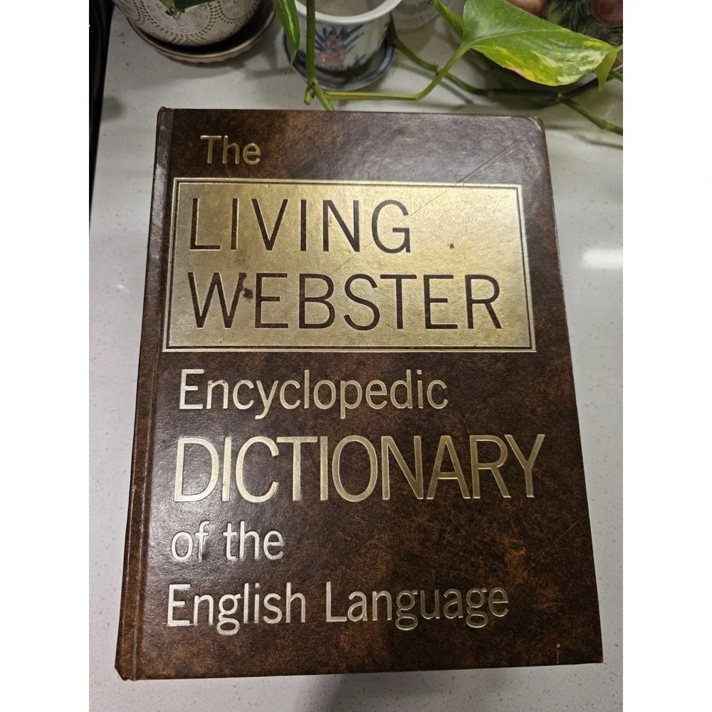 The Living Webster Encyclopedic Dictionary of the English Language 1981 VTG HC